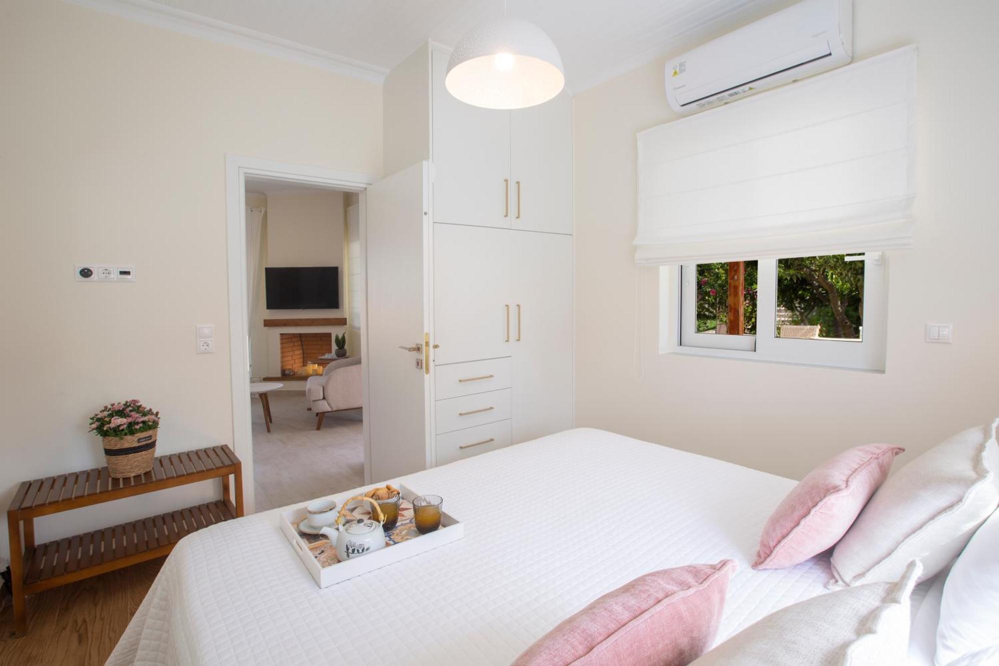 Villa Kallisti - Private Villa With Hot Tub, Large Garden, Close To The Beach Agia Varvara  Exterior photo