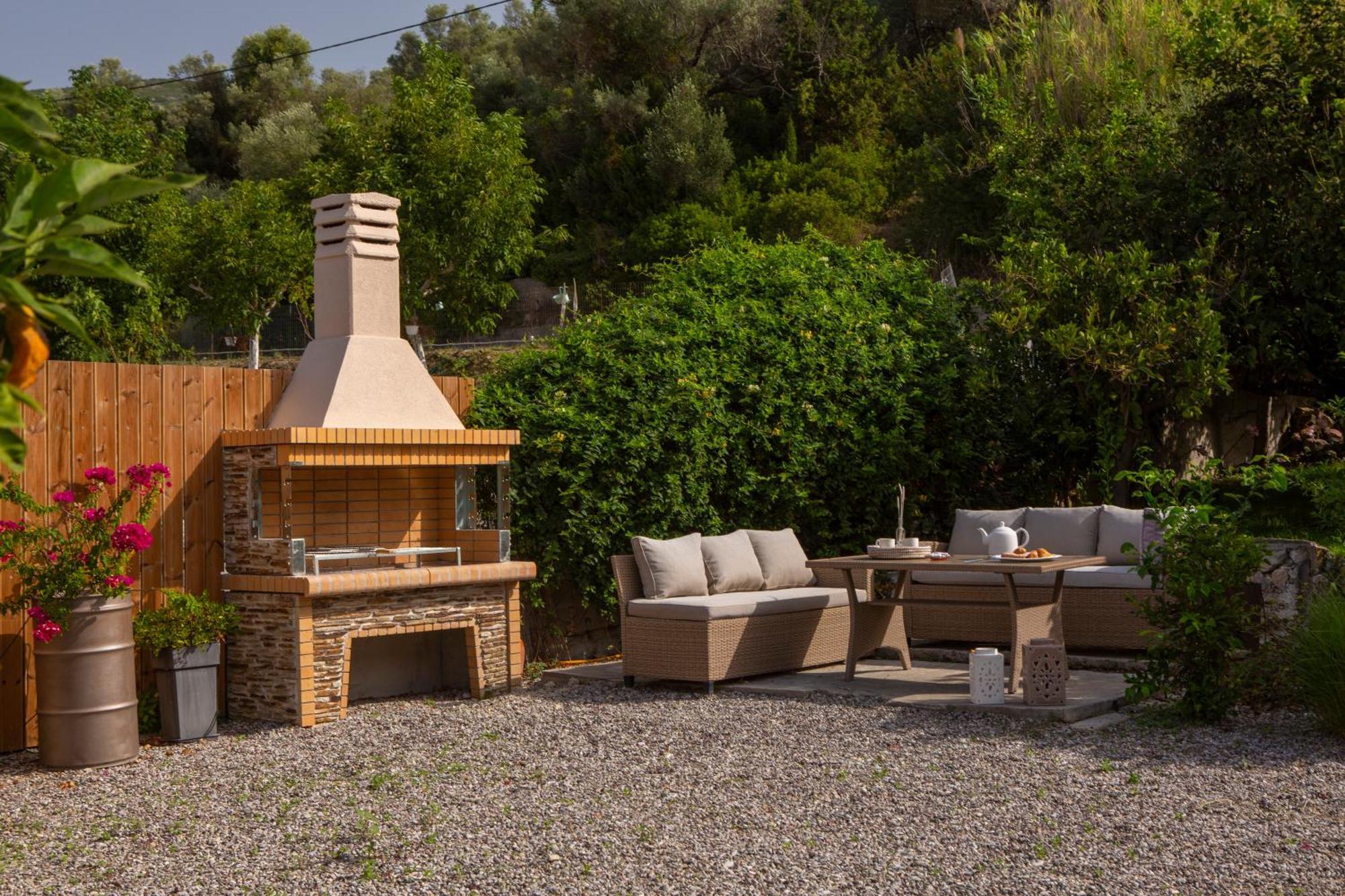 Villa Kallisti - Private Villa With Hot Tub, Large Garden, Close To The Beach Agia Varvara  Exterior photo