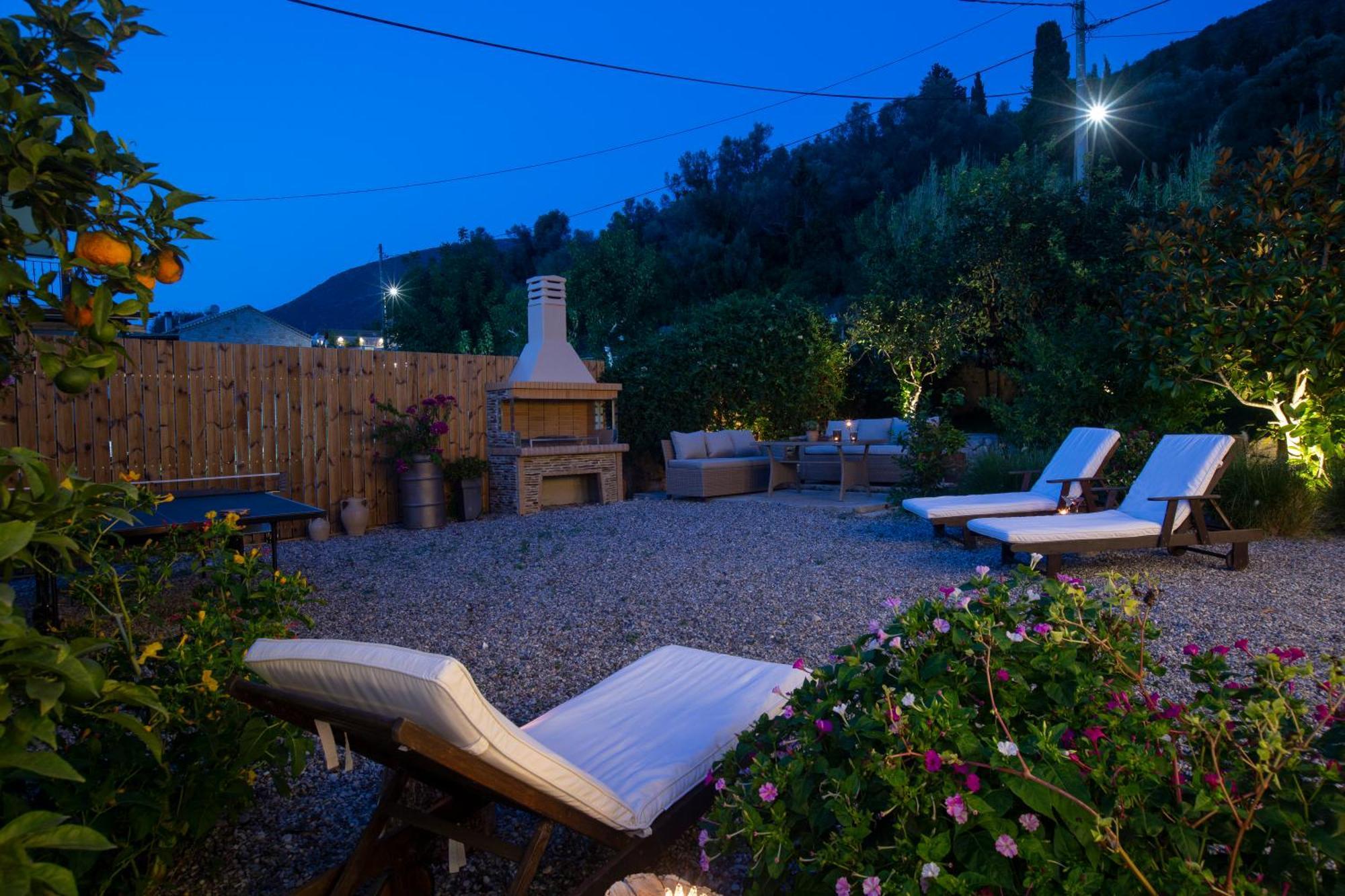 Villa Kallisti - Private Villa With Hot Tub, Large Garden, Close To The Beach Agia Varvara  Exterior photo
